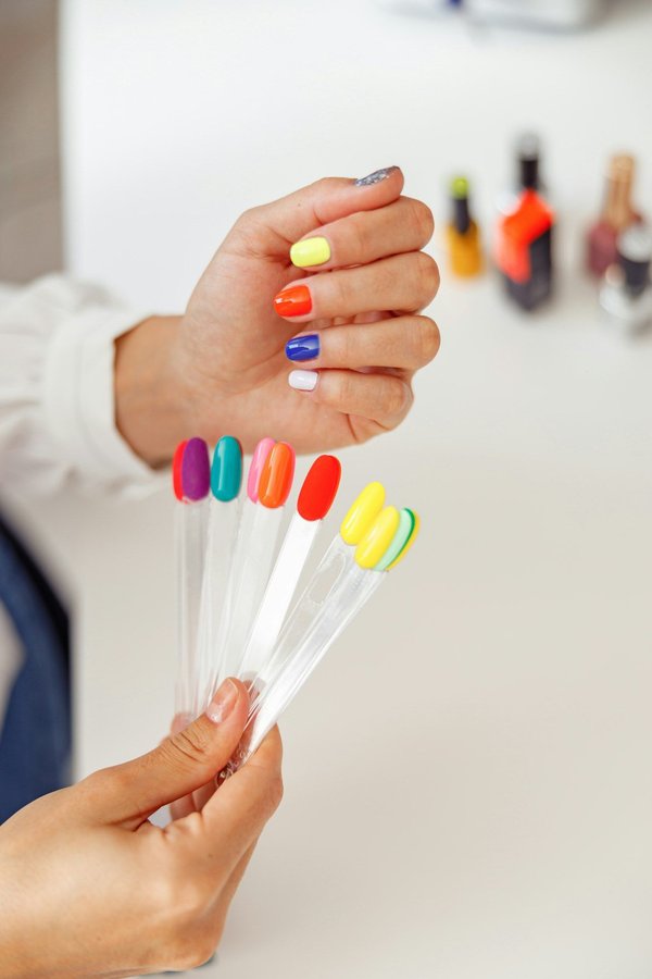 Formation prothésiste ongulaire : maîtrisez l'art du nail design