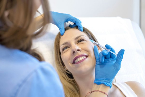 Chirurgie esthétique pour femmes : guide des options et recommandations